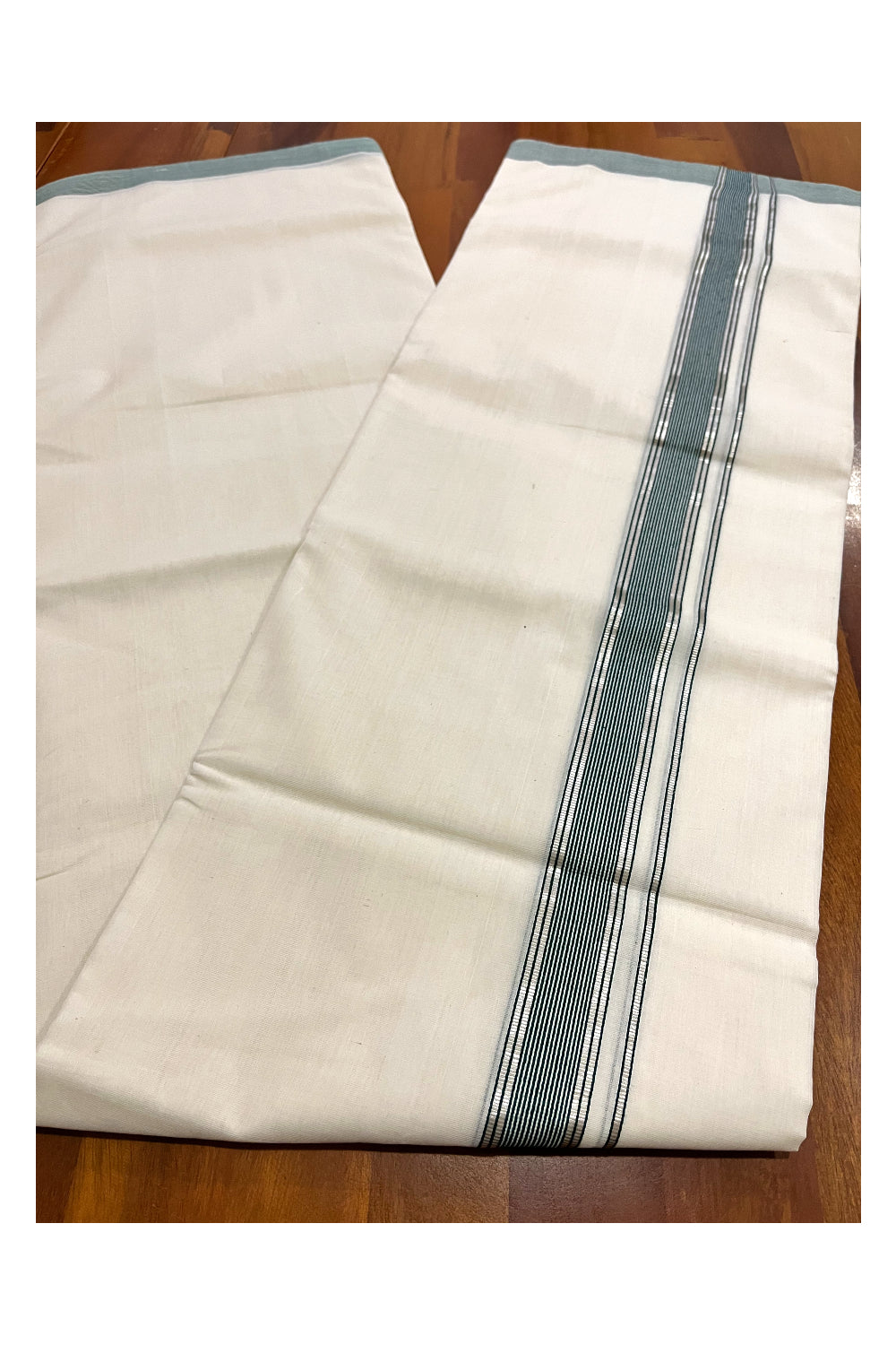 Southloom Premium Balaramapuram Unakkupaavu Handloom Silver Kasavu and Green Border Mundu (South Indian Kerala Dhoti)