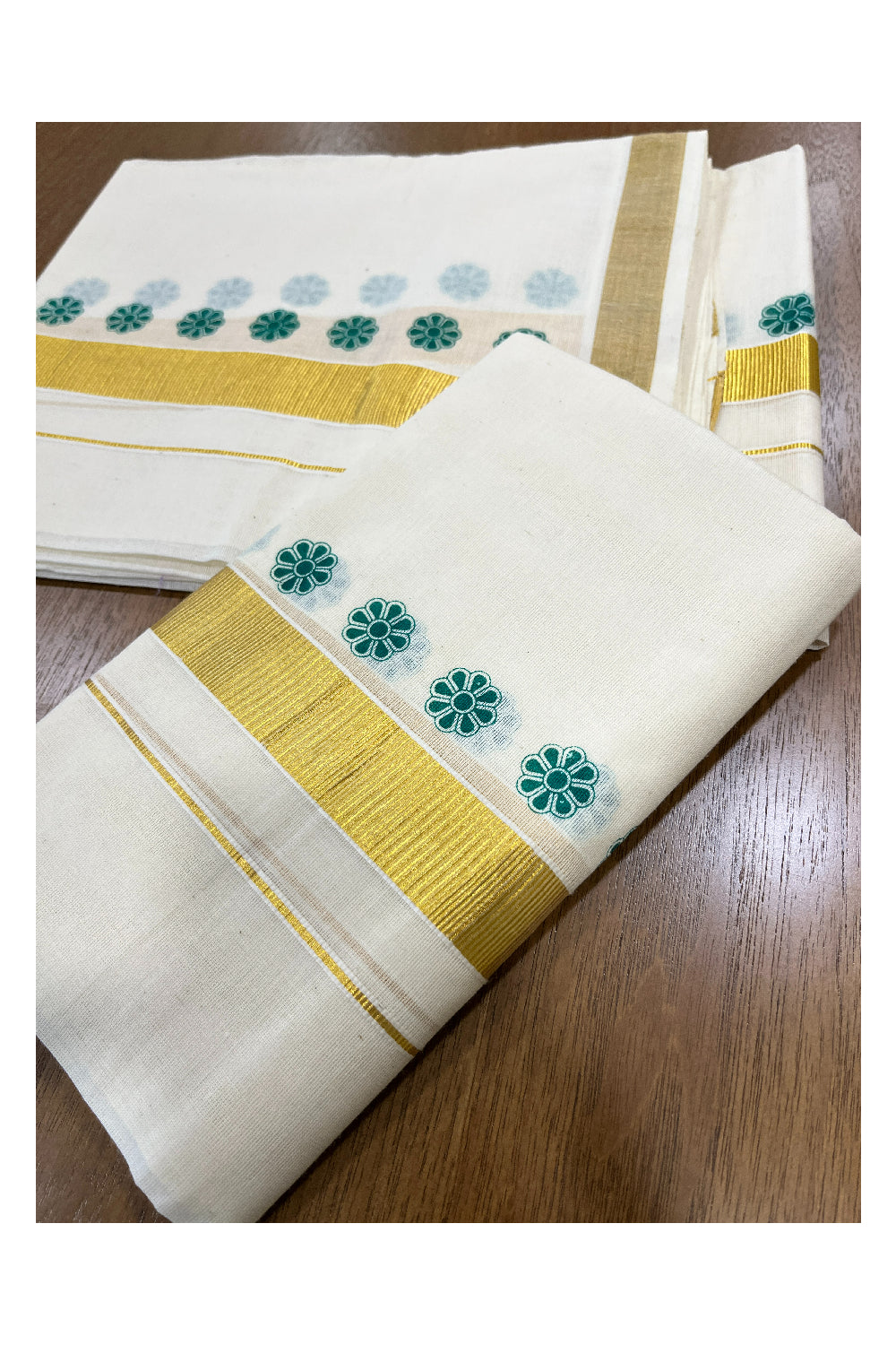 Kerala Cotton Kasavu Mundum Neriyathum Single (Set Mundu) with Green Block Printed Border 2.80 Mtrs