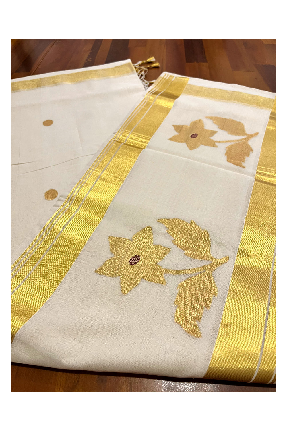 Southloom™ Super Premium Balaramapuram Unakkupaavu Handloom Cotton Saree with Floral Designs on Munthani