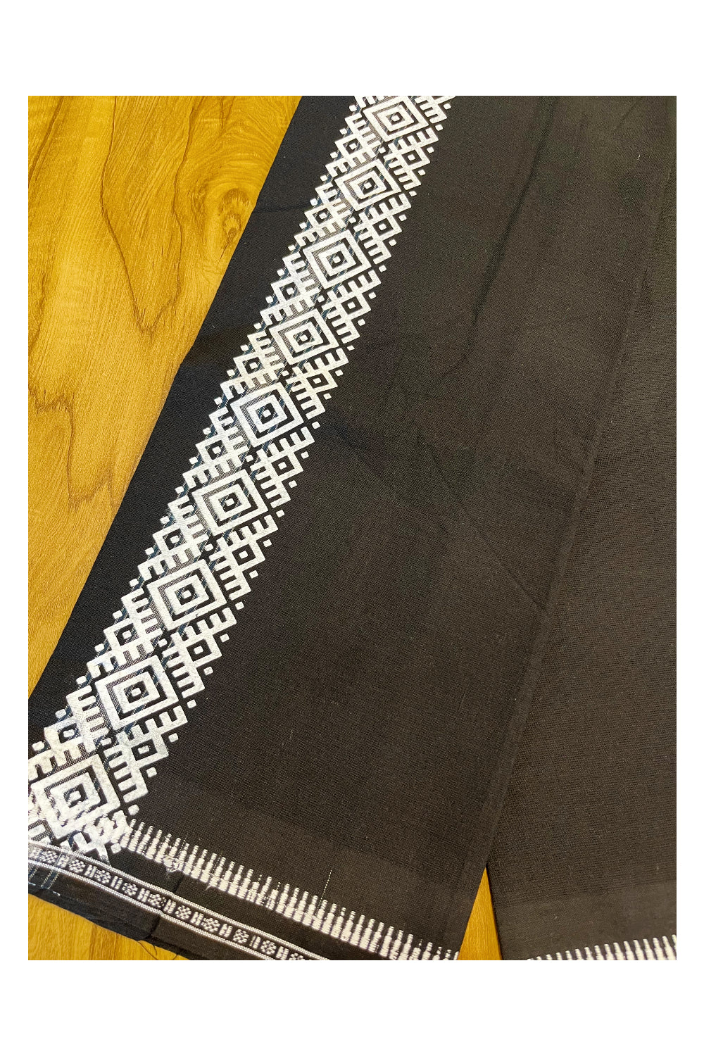 Southloom Black Printed Single Mundu / Otta Mundu / Lungi (South Indian Kerala Dhoti)