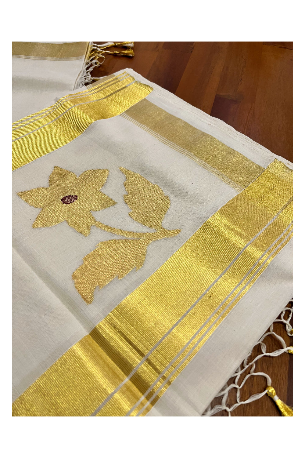 Southloom™ Super Premium Balaramapuram Unakkupaavu Handloom Cotton Saree with Floral Designs on Munthani