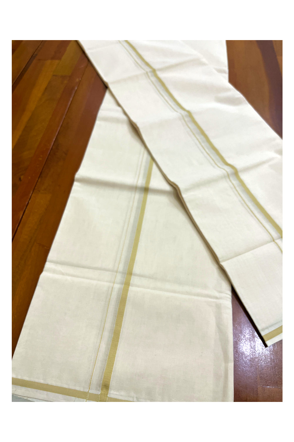 Kerala Cotton Single Puliyilakkara Set Mundu (Mundum Neriyathum) with 0.5 inch Green Border 2.80Mtrs