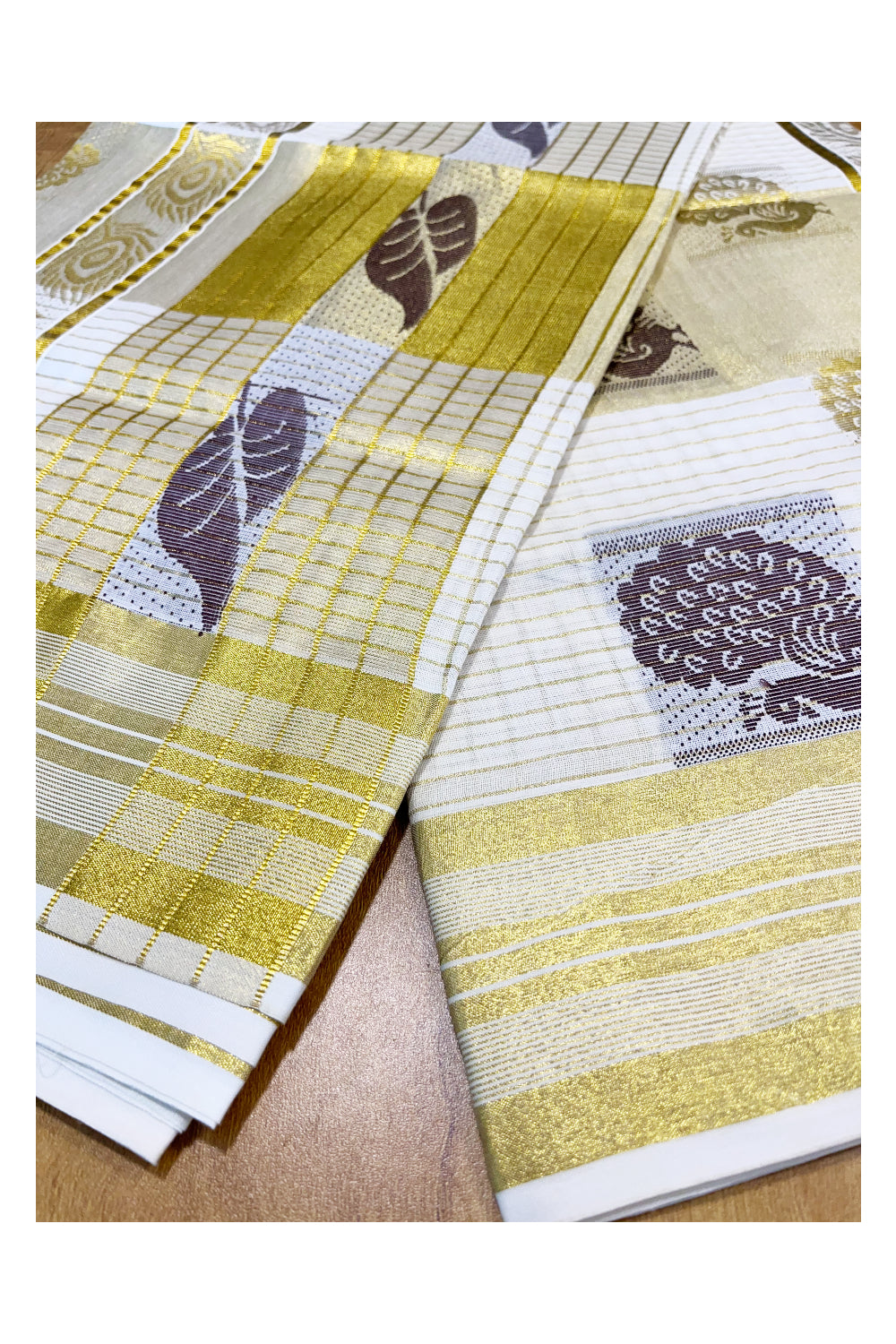 Southloom Cotton Kerala Check Saree With Brown Peacock and Leaf Floral Designs On Pallu