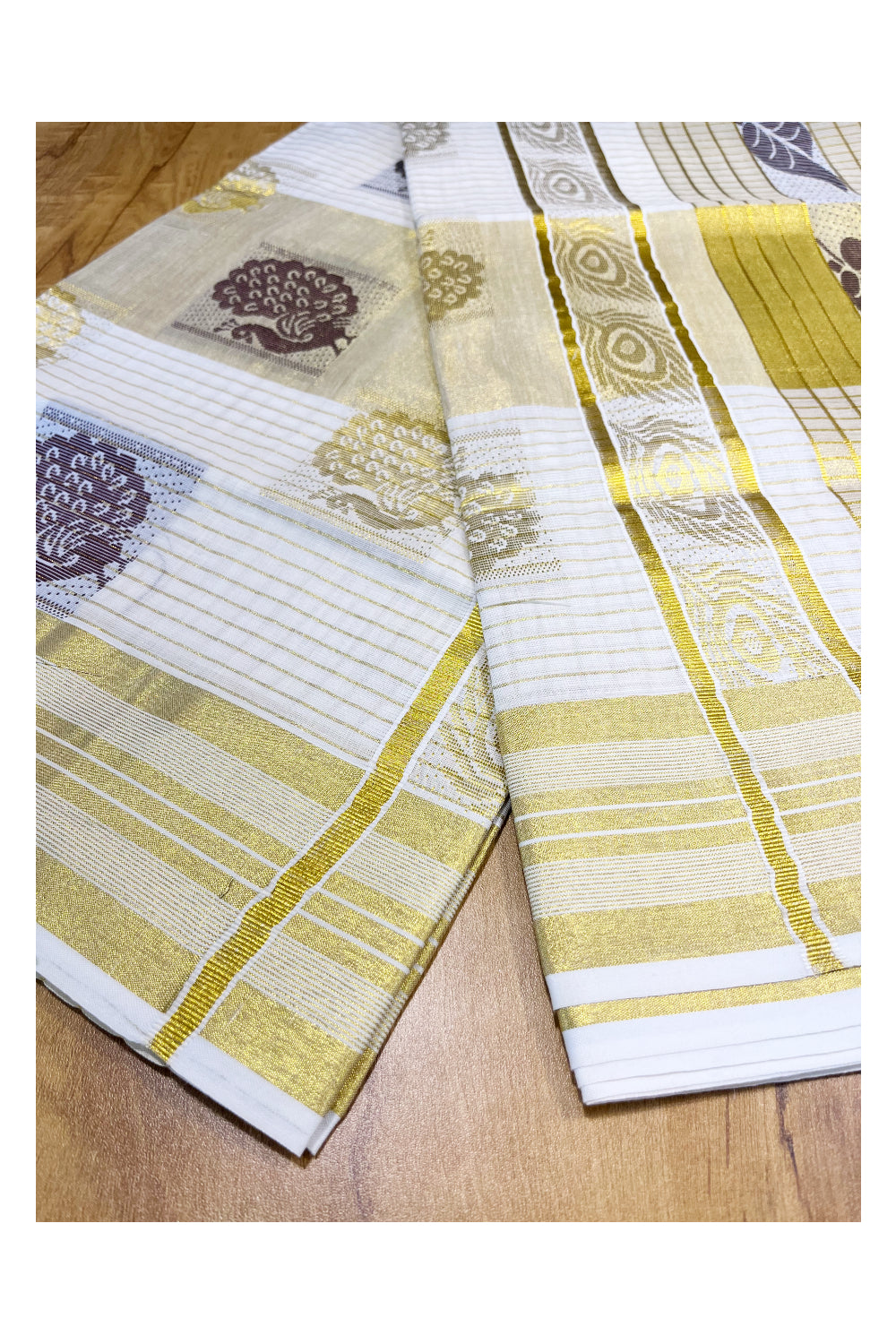 Southloom Cotton Kerala Check Saree With Brown Peacock and Leaf Floral Designs On Pallu