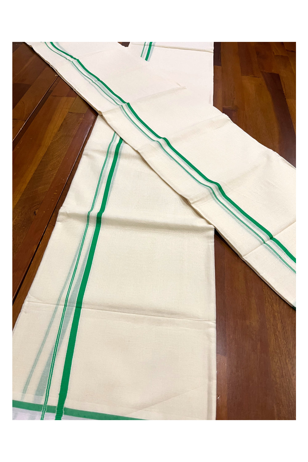 Kerala Cotton Set Mundu (Mundum Neriyathum) with Light Green Thin Border 2.75 Mtrs