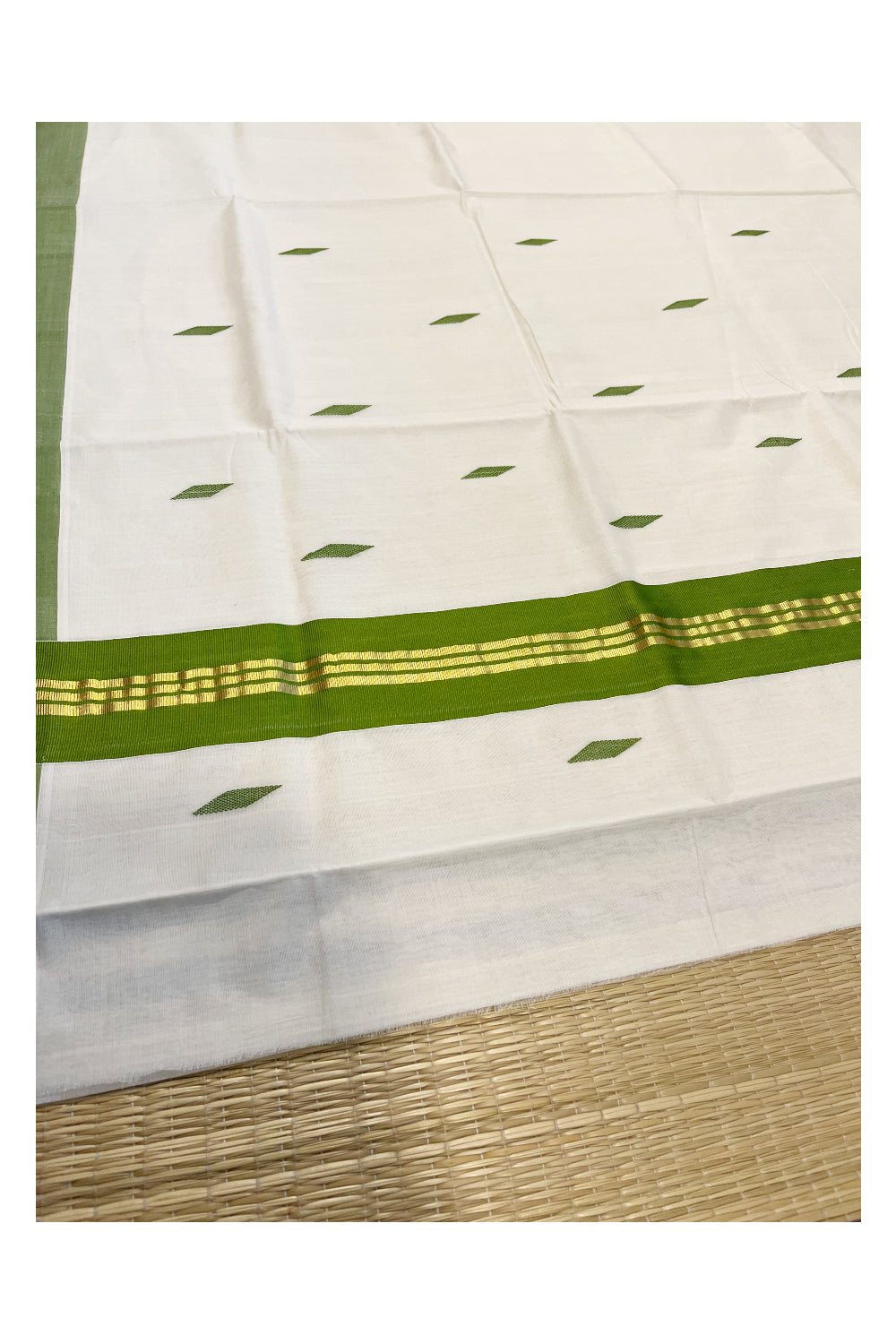 Southloom Premium Balaramapuram Unakkupaavu Handloom Cotton Butta Saree with Kasavu and Green Border