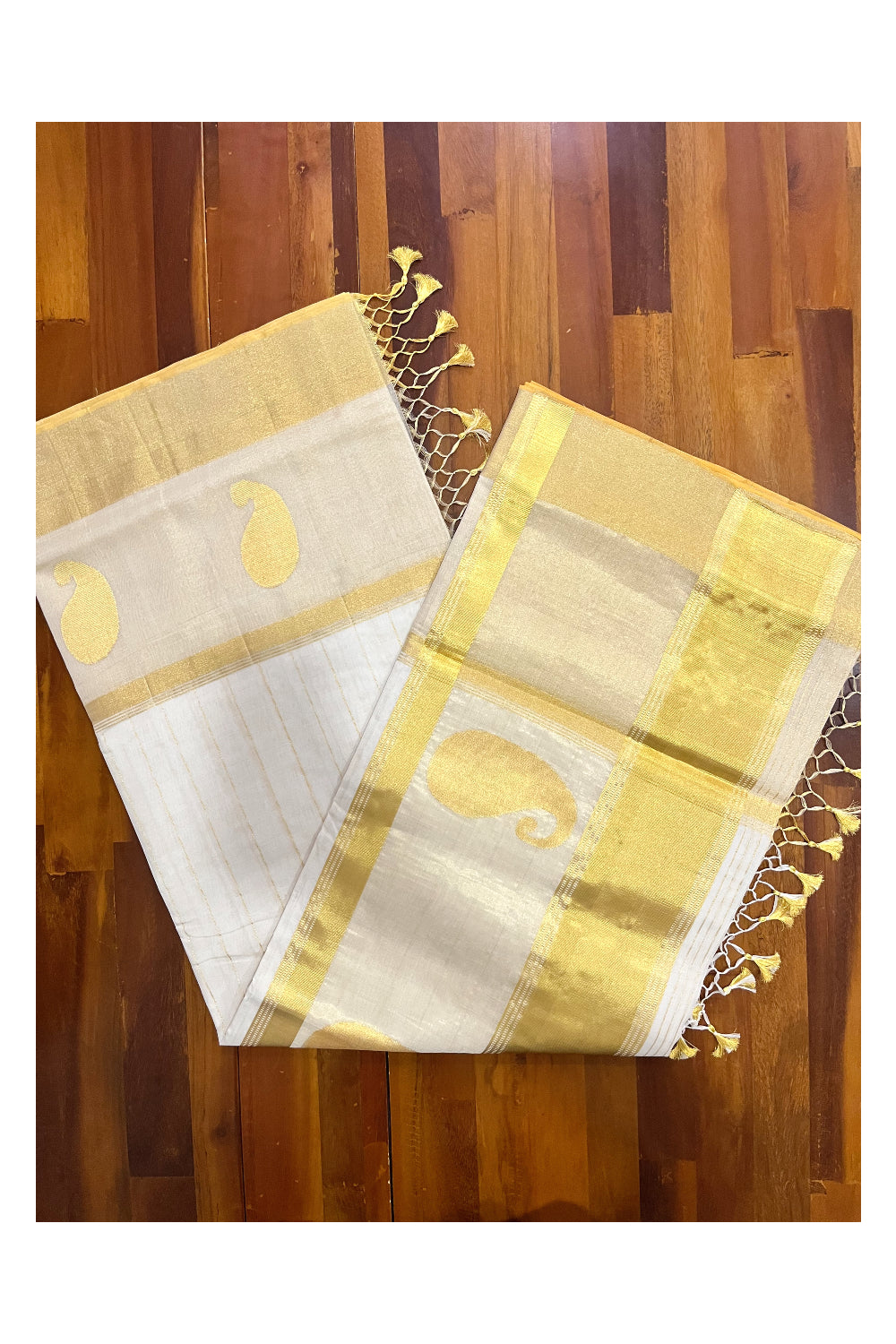 Southloom™ Balaramapuram Premium Handloom Kasavu Tissue Saree with Handwoven Paisley Designs