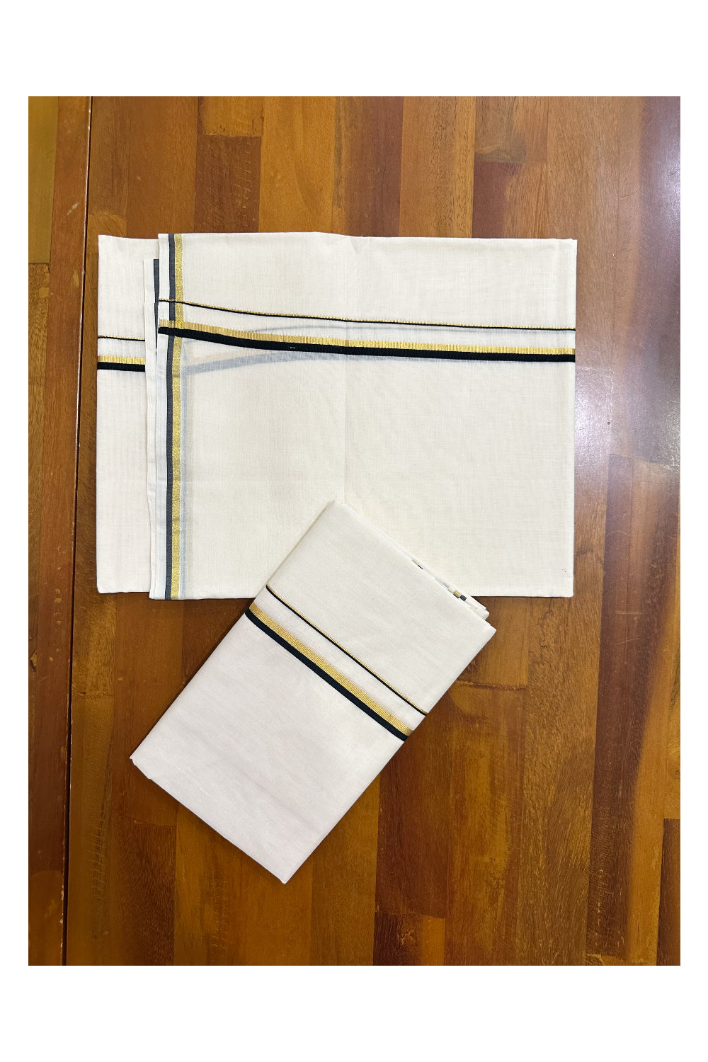 Kerala Cotton Puliyilakkara Set Mundu (Mundum Neriyathum) with 0.5 inch Kasavu and Black Border 2.80 Mtrs