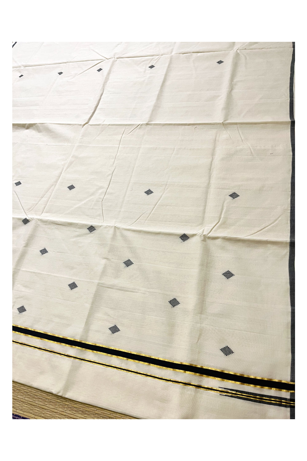 Southloom Premium Balaramapuram Unakkupaavu Handloom Cotton Butta Saree with Black Puliyilakkara Chutti Kasavu Border