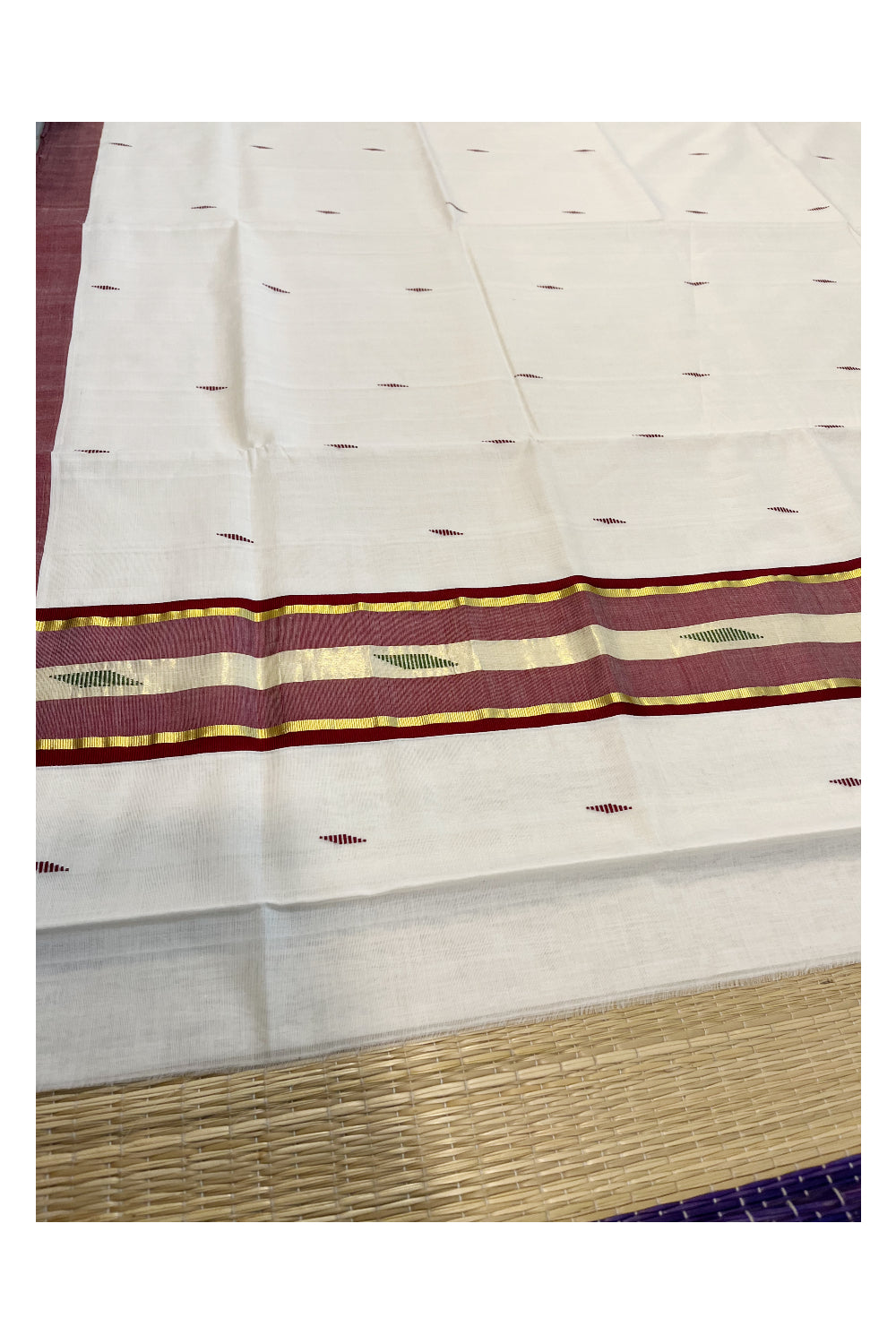 Southloom Premium Balaramapuram Unakkupaavu Handloom Cotton Butta Saree with Kasavu and Maroon Border