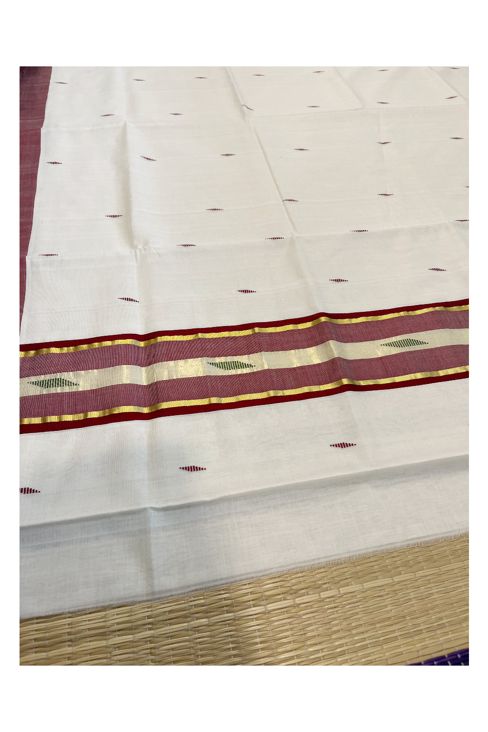 Southloom Premium Balaramapuram Unakkupaavu Handloom Cotton Butta Saree with Kasavu and Maroon Border