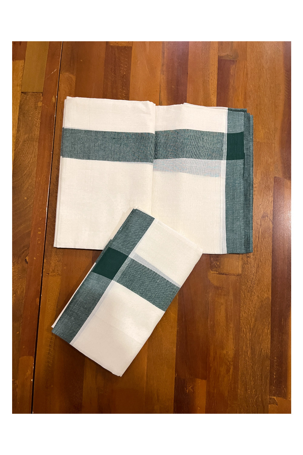 Kerala Cotton Mulloth Mundum Neriyathum Single (Set Mundu) with Green Border 2.80 Mtrs (Extra Soft Cotton)