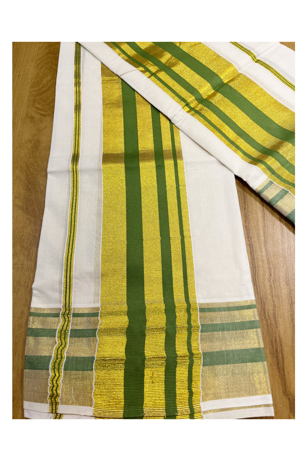 Kerala Cotton Mundum Neriyathum Single (Set Mundu) with Green and Kasavu Border (2.80 M Neriyathu) And Matching Blouse Piece