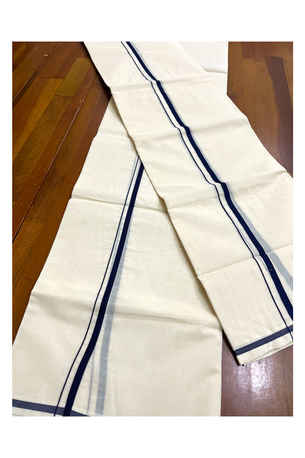 Kerala Cotton Single Puliyilakkara Set Mundu (Mundum Neriyathum) with 0.5 inch Blue Border 2.80Mtrs