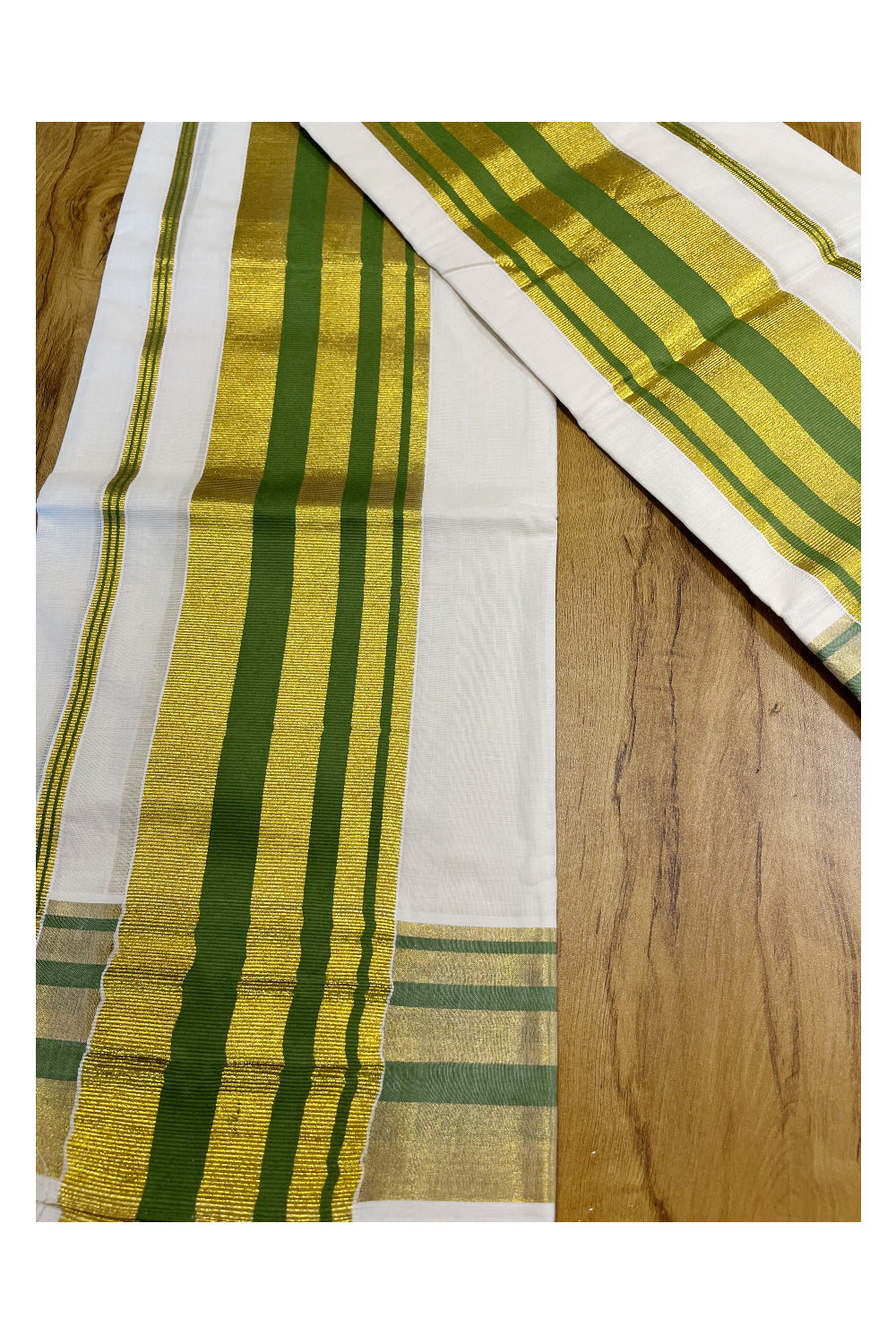 Kerala Cotton Mundum Neriyathum Single (Set Mundu) with Green and Kasavu Border (2.80 M Neriyathu) And Matching Blouse Piece