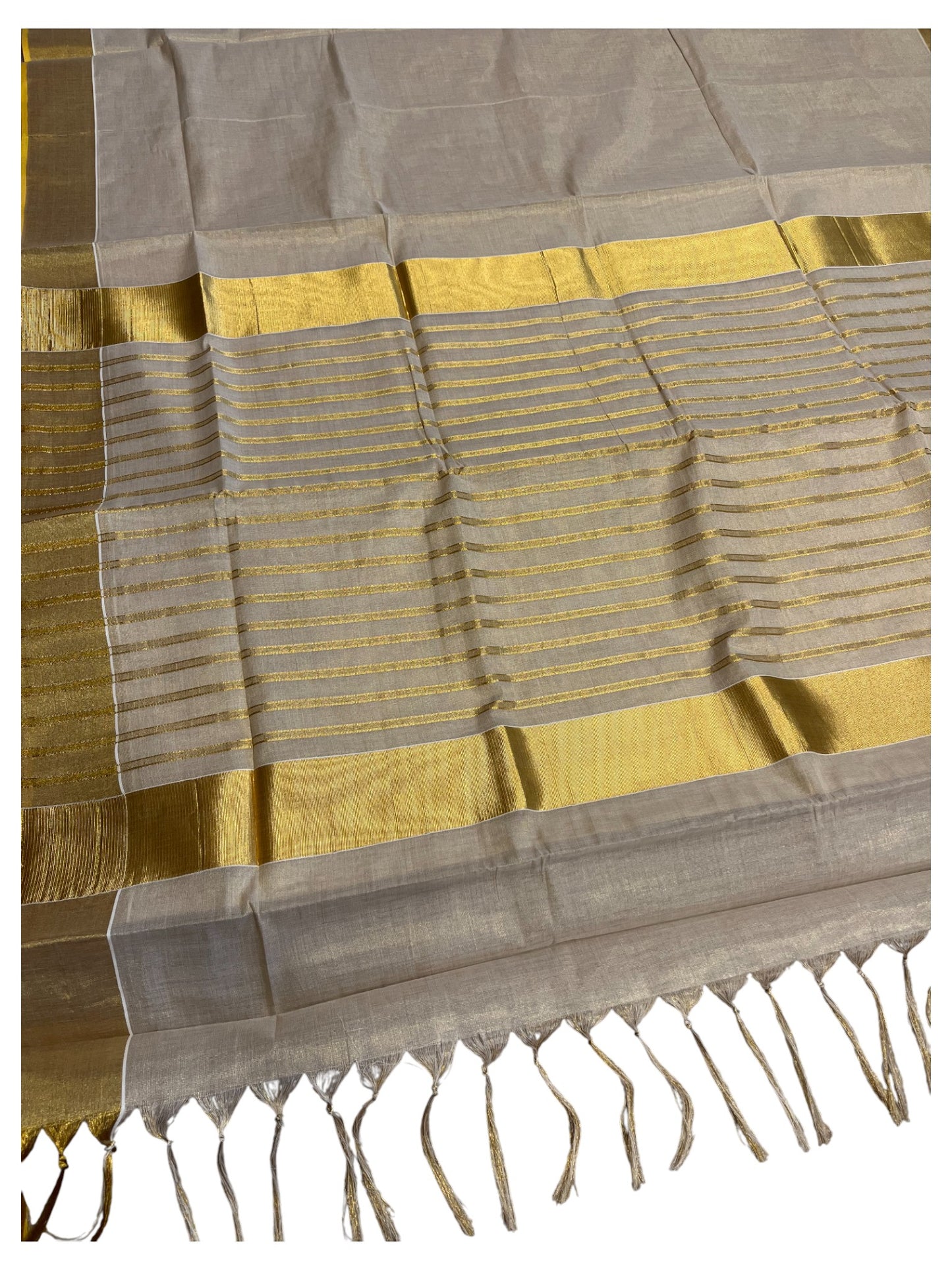Southloom Kerala Tissu  Kasavu Line Saree