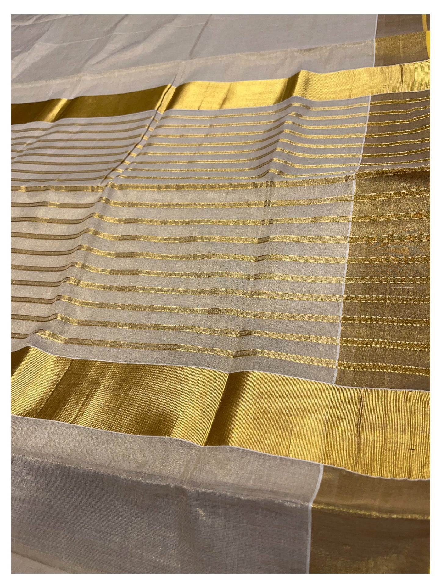 Southloom Kerala Tissu  Kasavu Line Saree