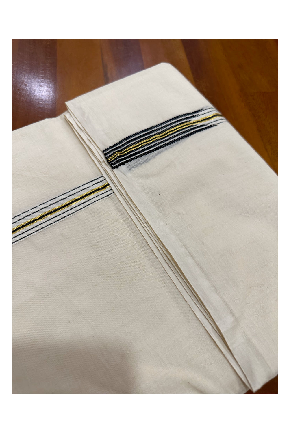 Kerala Pure Cotton Mundu with Black Puliyilakkara Line Chutti Kasavu Border (Onam Mundu 2023)