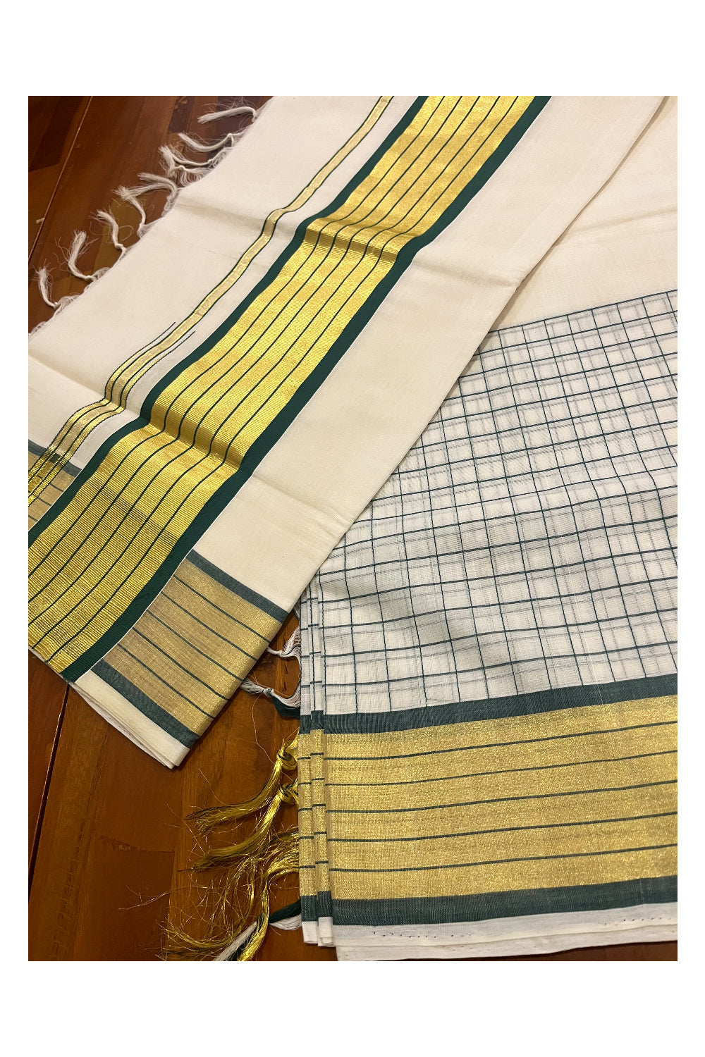 Southloom Premium Handloom Cotton Saree with Green and Kasavu Lines Border
