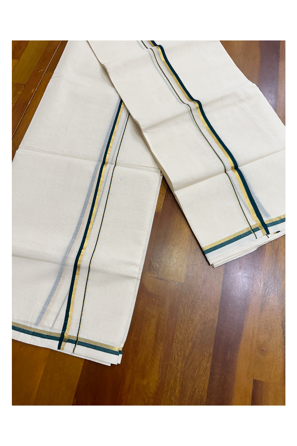 Kerala Cotton Puliyilakkara Set Mundu (Mundum Neriyathum) with 0.5 inch Kasavu and Green Border 2.80 Mtrs