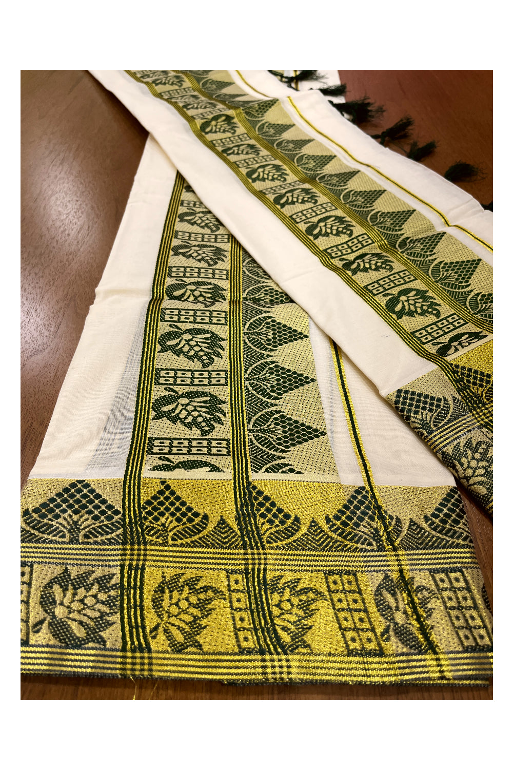 Cotton Single Set Mundu (Mundu Neriyathum) with Green and Kasavu Woven Works on Border 2.80 Mtrs