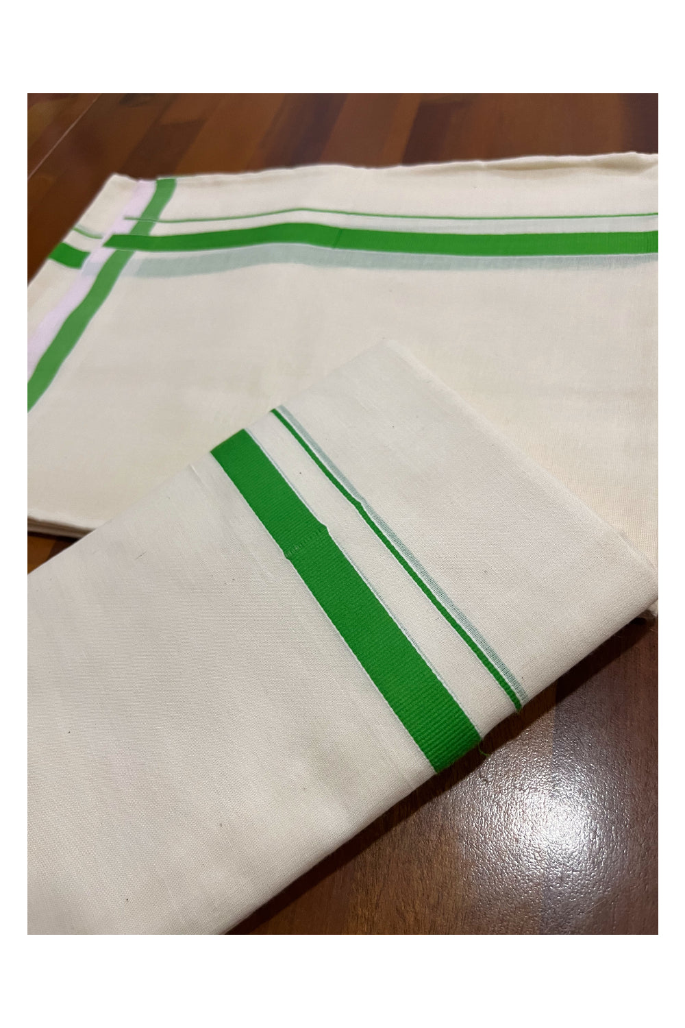 Kerala Cotton Mundum Neriyathum Single (Set Mundu) with Light Green 0.5 inch Kara 2.75 Mtrs