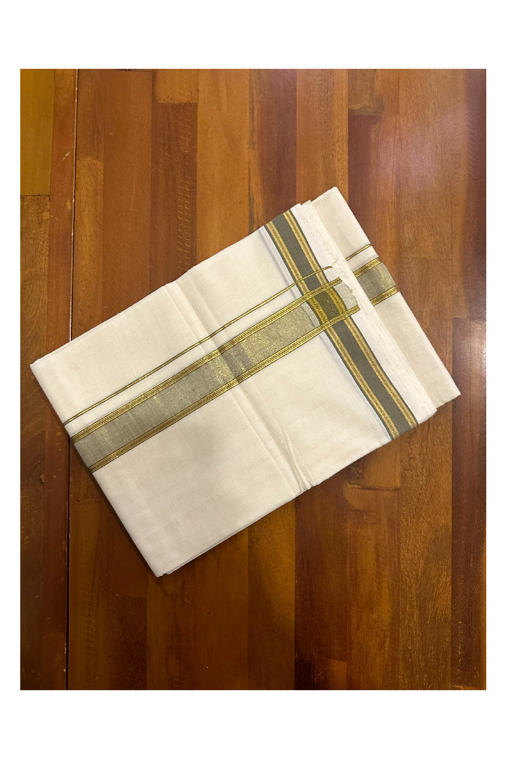 Southloom Premium Handloom Mundu with Green and Kasavu Kara (Onam Mundu 2023)