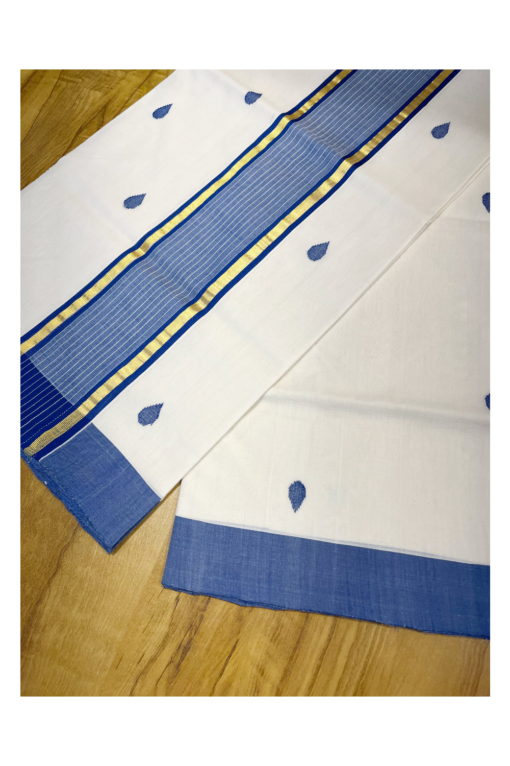 Southloom Premium Balaramapuram Unakkupaavu Handloom Cotton Butta Saree with Blue and Kasavu Border