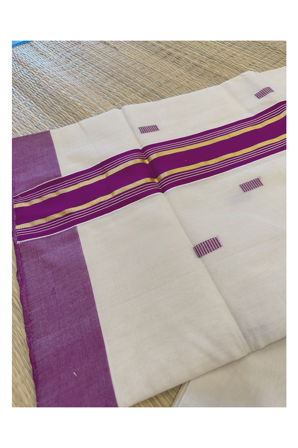 Southloom Super Premium Unakkupaavu Handloom Butta Work Saree with Magenta and Pure Kasavu Border