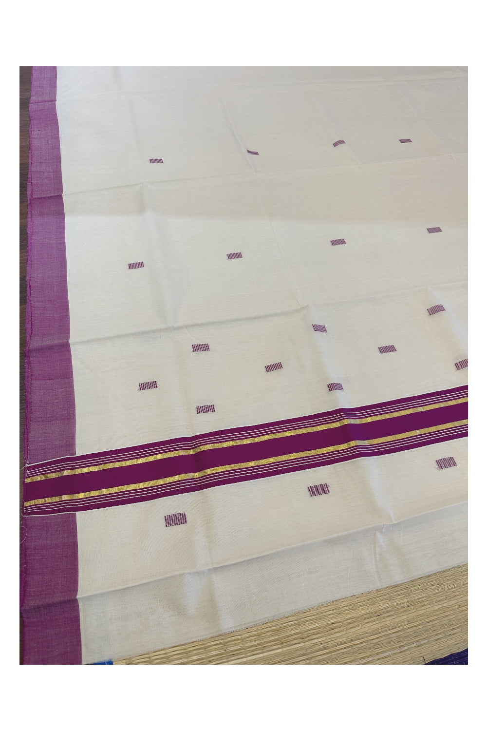 Southloom Super Premium Unakkupaavu Handloom Butta Work Saree with Magenta and Pure Kasavu Border