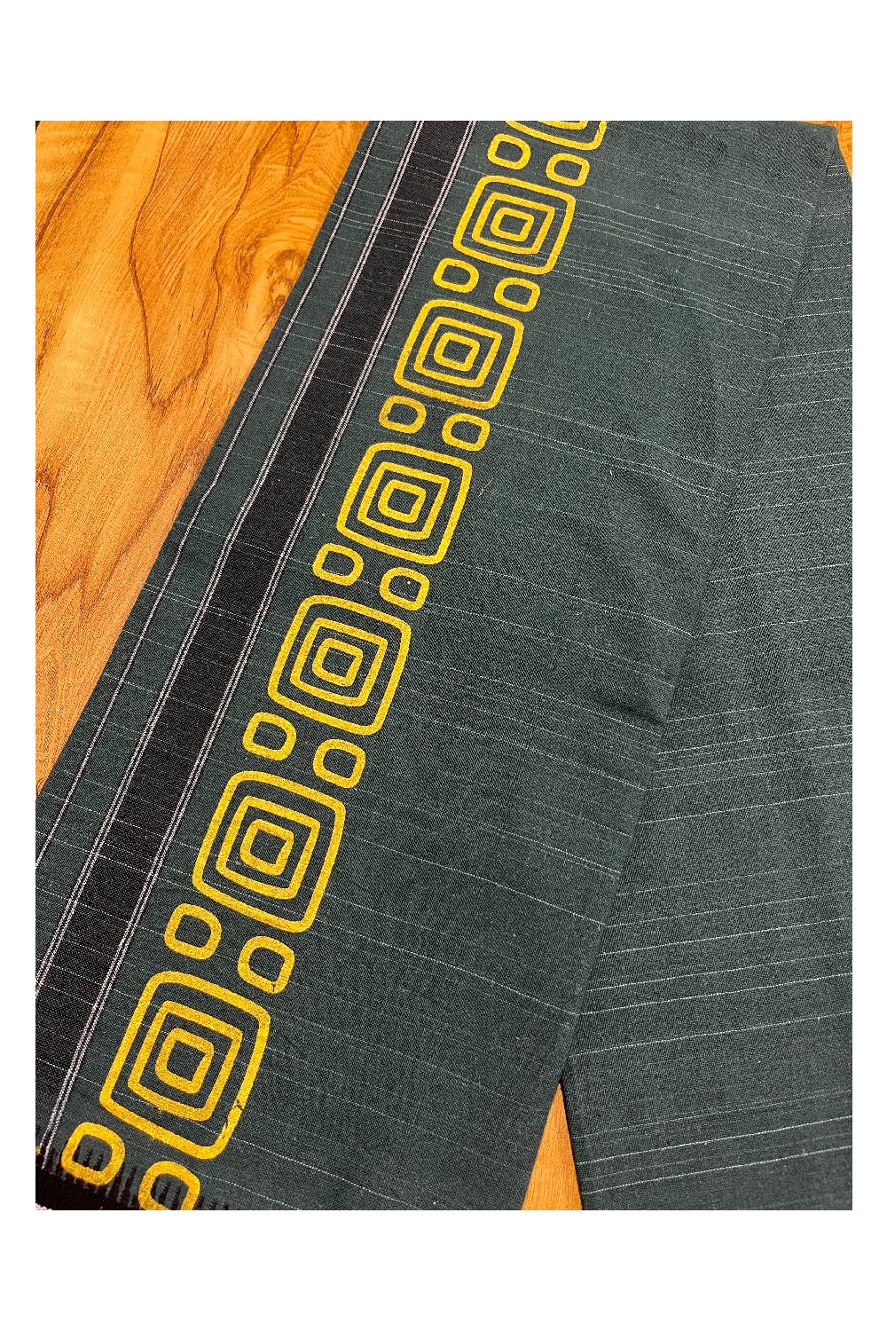 Southloom Green Printed Single Mundu / Otta Mundu / Lungi (South Indian Kerala Dhoti)