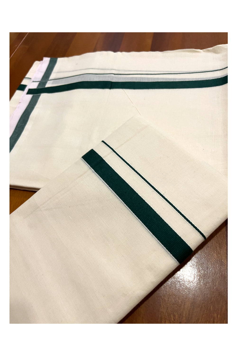 Kerala Cotton Mundum Neriyathum Single (Set Mundu) with Dark Green 0.5 inch Kara 2.75 Mtrs