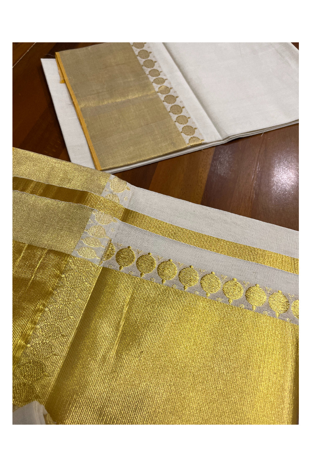 Southloom Super Premium Balaramapuram Handloom Cotton Unakkupaavu Wedding KASUMALA DESIGN Pudava Set Mundu 2.80 Mtrs (with Matching Blouse Piece)