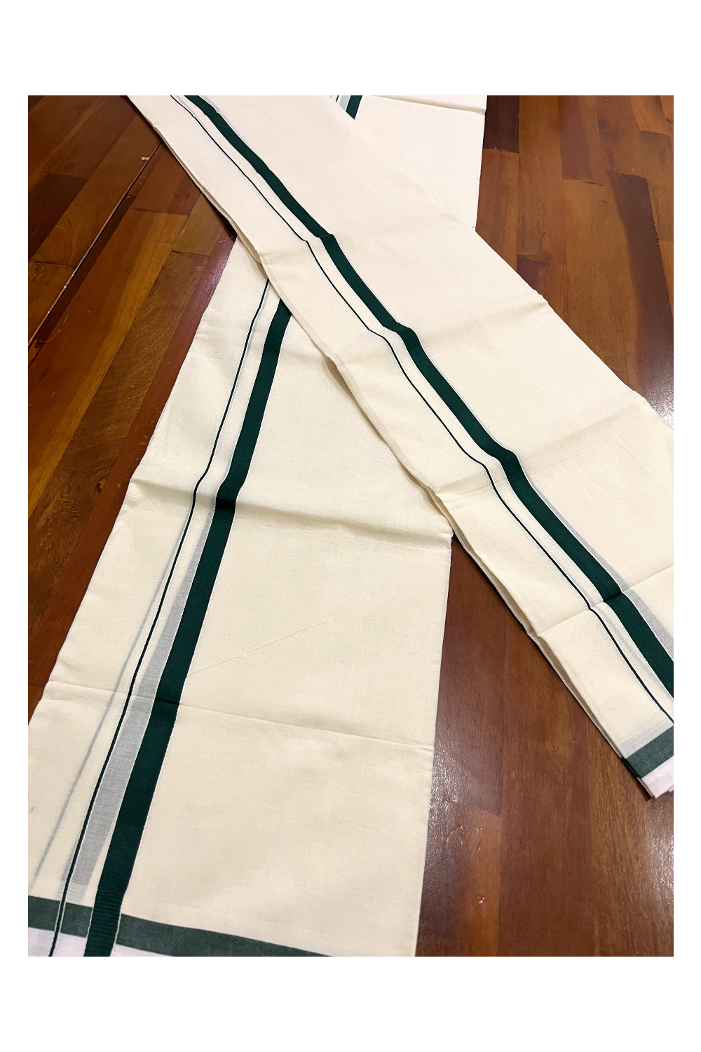 Kerala Cotton Mundum Neriyathum Single (Set Mundu) with Dark Green 0.5 inch Kara 2.75 Mtrs