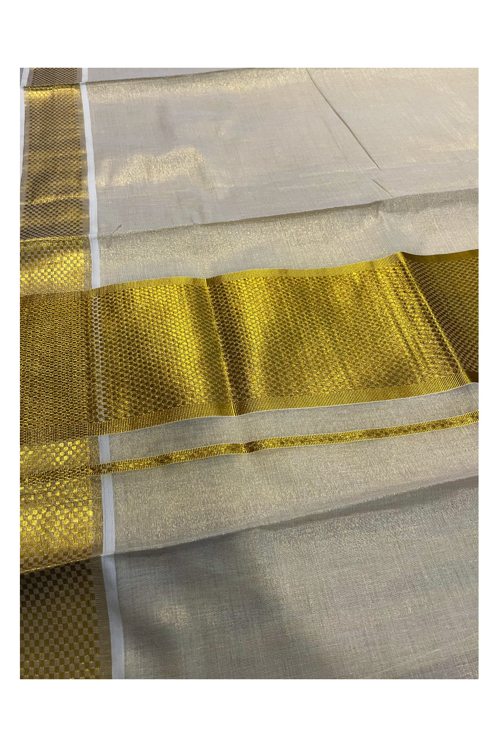 Kerala Tissue Kasavu Plain Saree With 5 Inch Paa Neythu Border