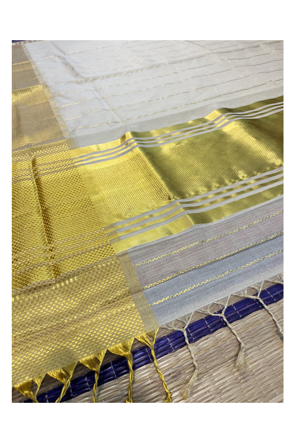 Southloom™ Premium Handloom Tissue Kasavu Lines Saree with Paa Neythu Border