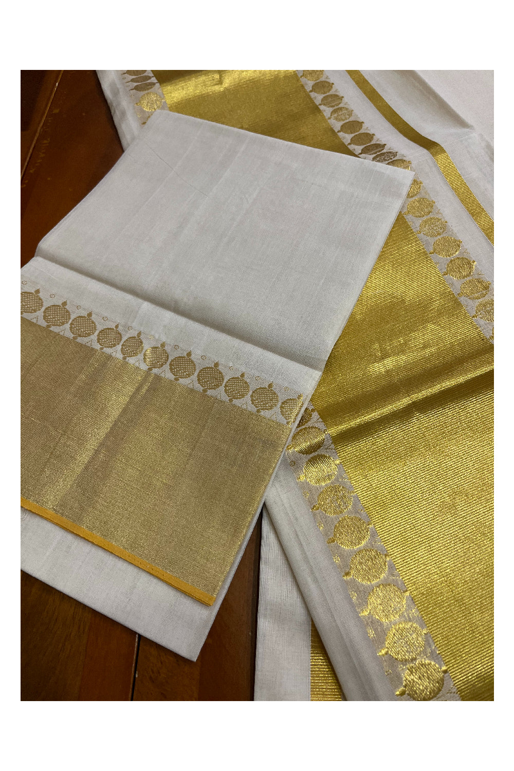 Southloom Super Premium Balaramapuram Handloom Cotton Unakkupaavu Wedding KASUMALA DESIGN Pudava Set Mundu 2.80 Mtrs (with Matching Blouse Piece)