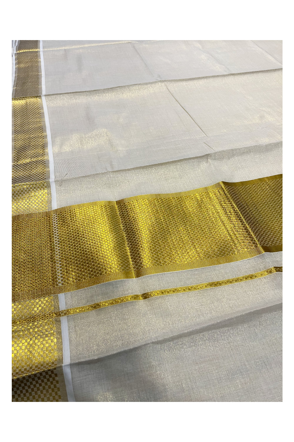 Kerala Tissue Kasavu Plain Saree With 5 Inch Paa Neythu Border