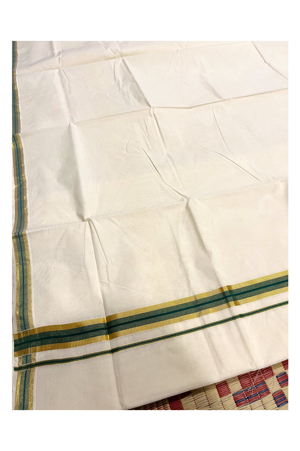 Kerala Pure Cotton Plain Saree with Kasavu and Green Border