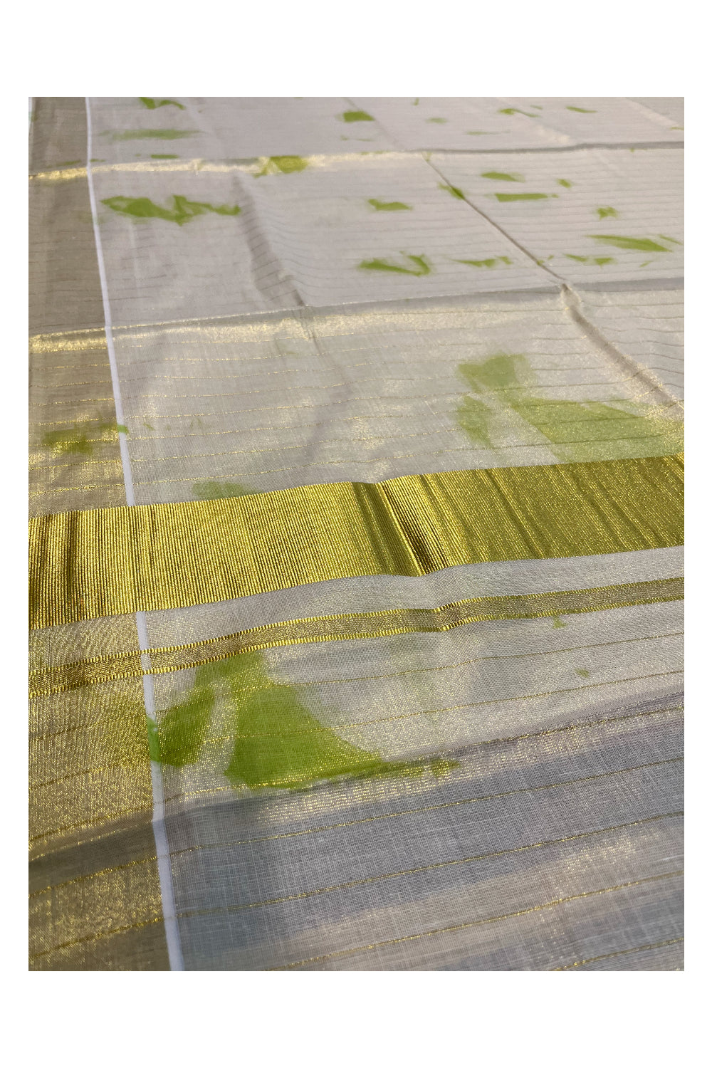 Southloom Tissue Dyed Pattern Green Design Saree with Kasavu Lines Across Body