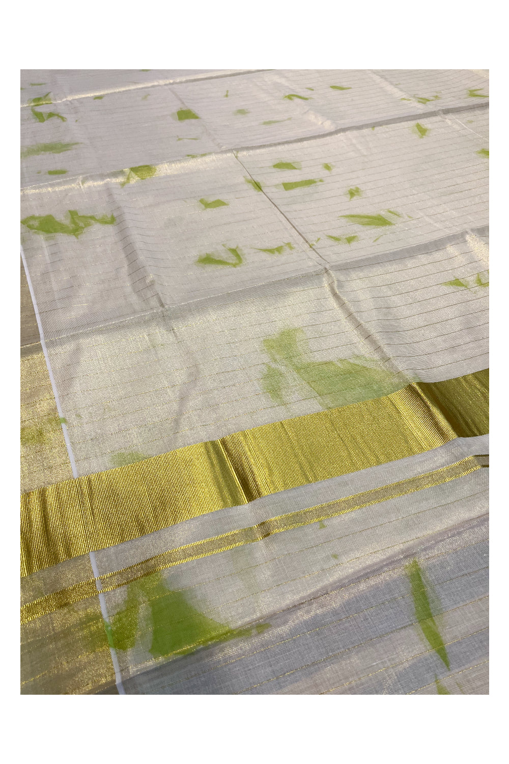 Southloom Tissue Dyed Pattern Green Design Saree with Kasavu Lines Across Body