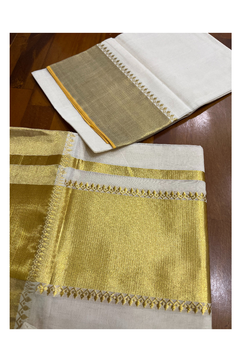 Southloom Super Premium Balaramapuram Handloom Cotton Unakkupaavu Wedding Pichippoovu Design Pudava Set Mundu 2.80 Mtrs (with Matching Blouse Piece)