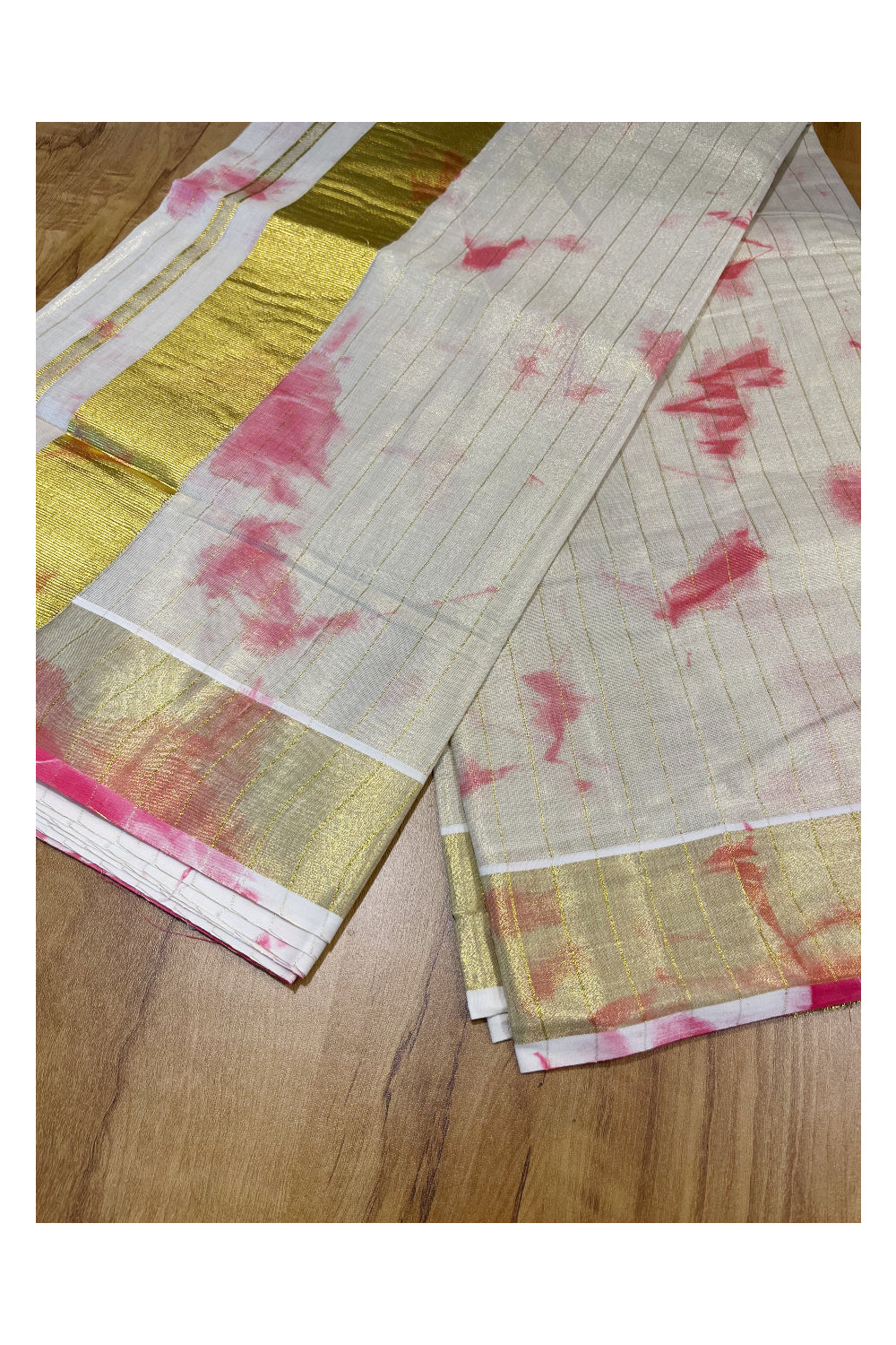 Southloom Tissue Dyed Pattern Pink Design Saree with Kasavu Lines Across Body