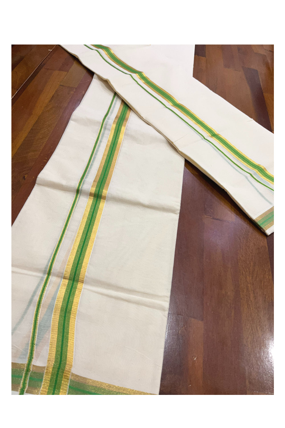 Pure Cotton Kerala Single Set Mundu (Mundum Neriyathum) with Light Green and Kasavu Border 2.80 Mtrs