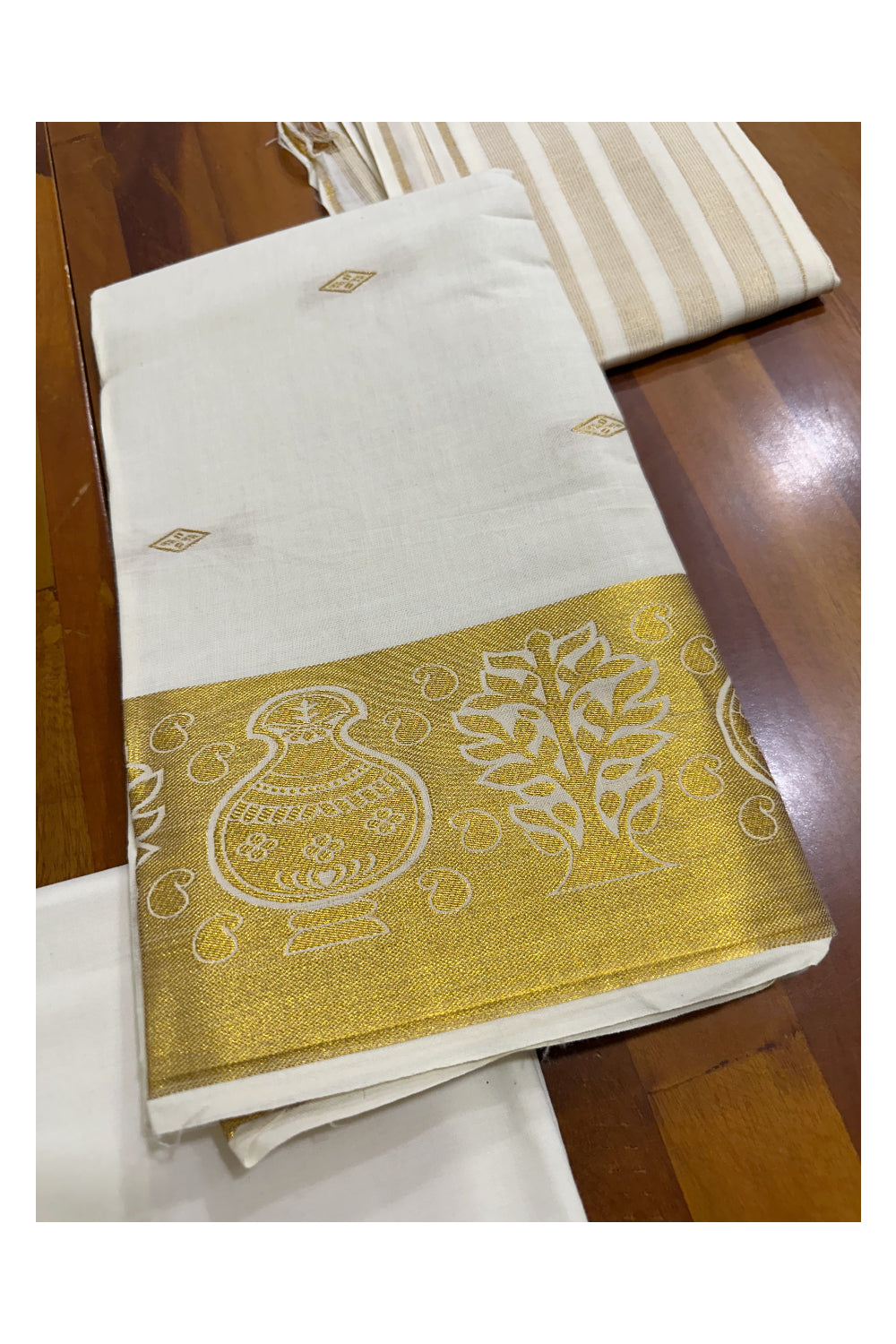 Kerala Cotton Churidar Salwar Material with Kasavu Butta Designs (include Shawl / Dupatta)