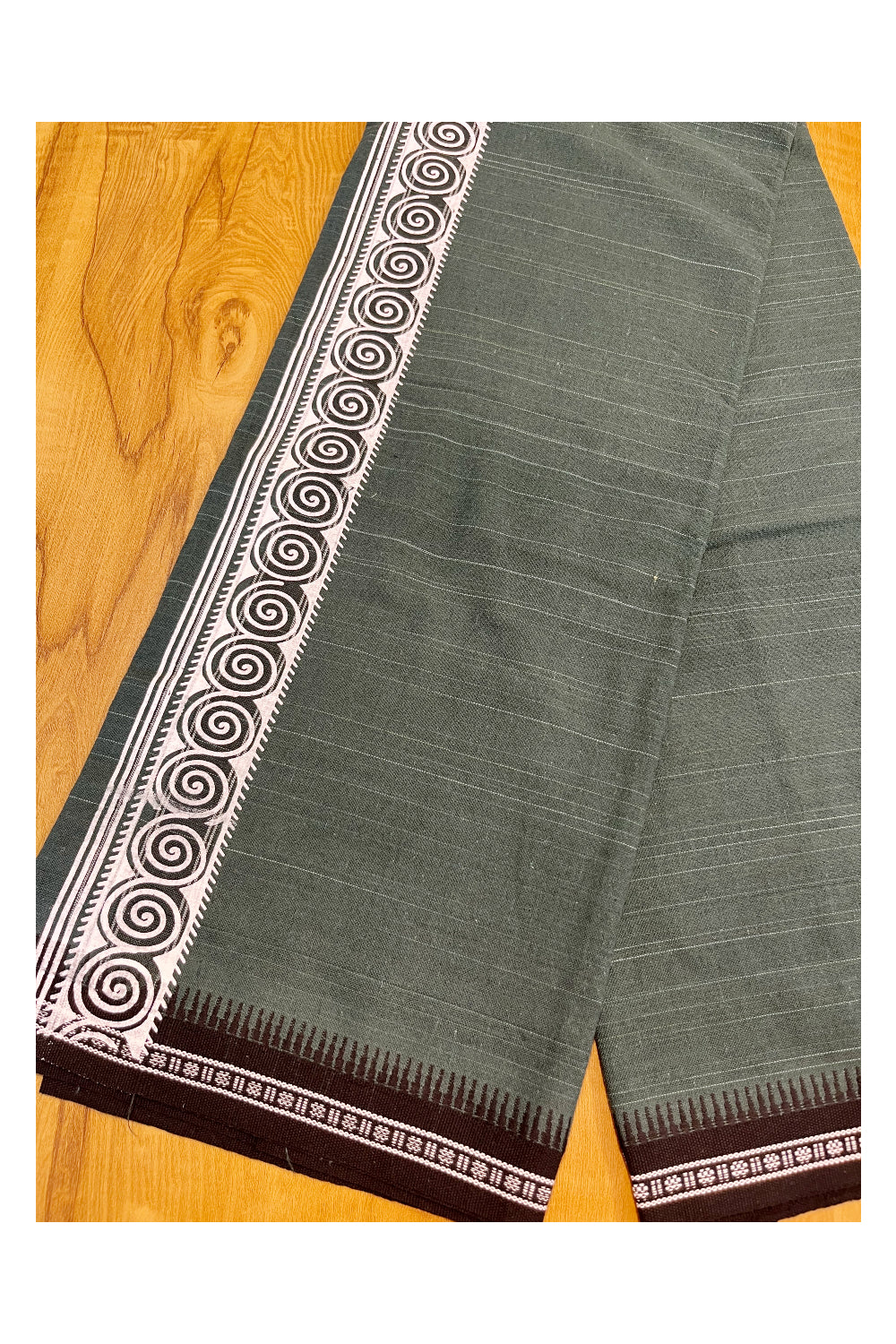 Southloom Green Printed Single Mundu / Otta Mundu / Lungi (South Indian Kerala Dhoti)