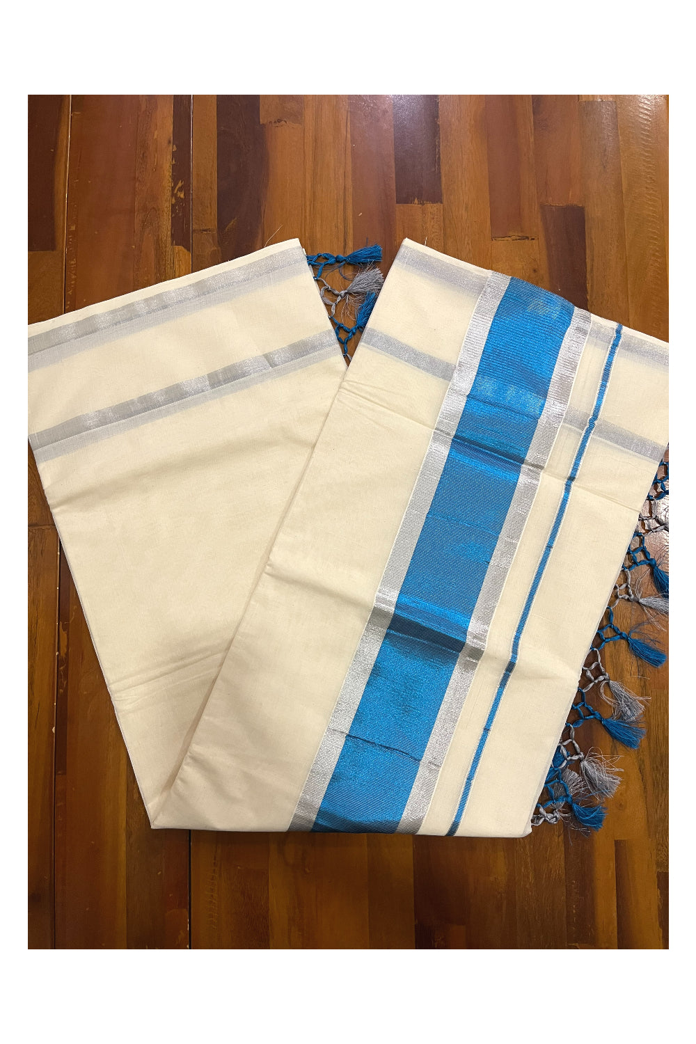 Pure Cotton Kerala Saree with Silver Border and Blue Kasavu Pallu