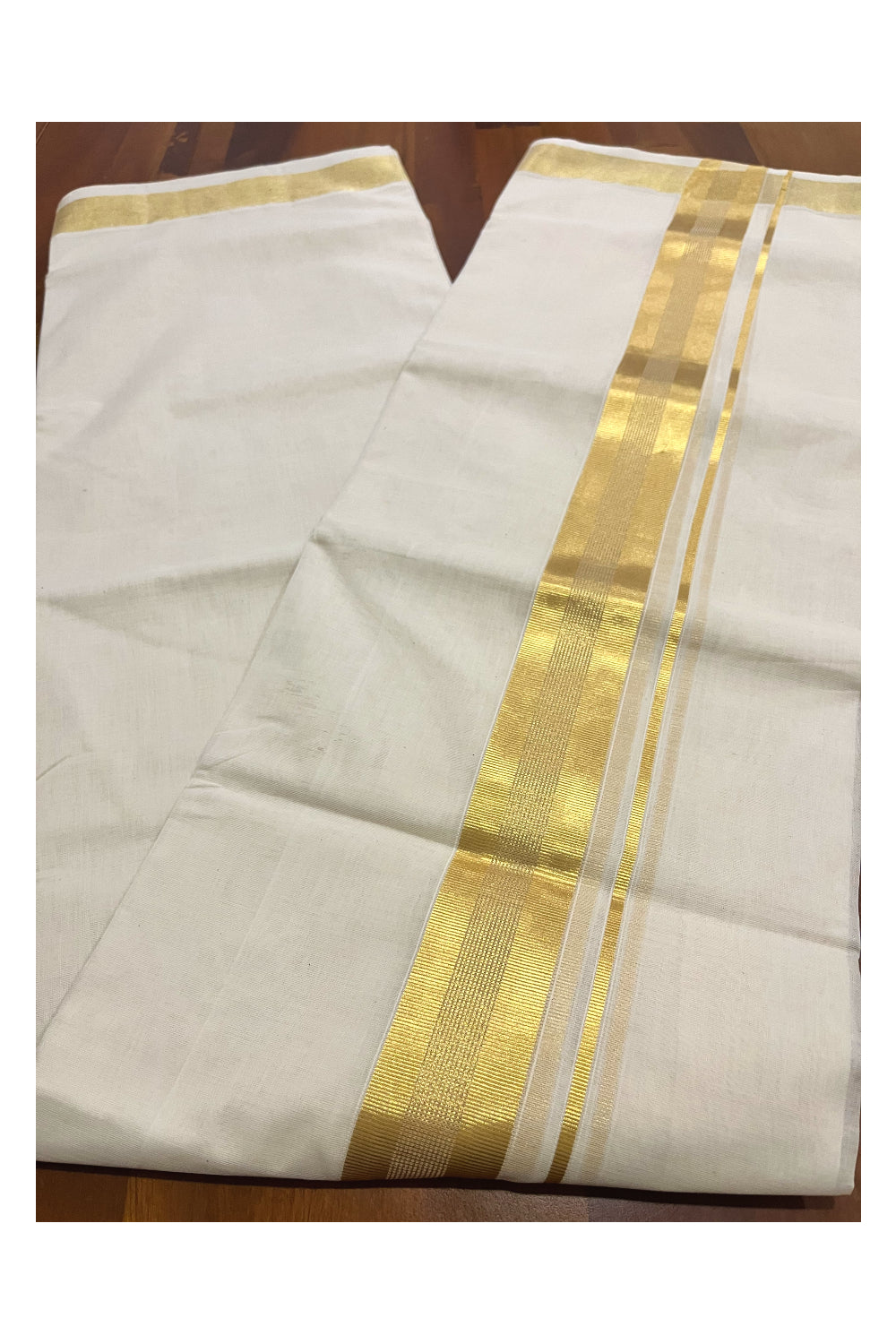 Southloom Premium Balaramapuram Unakkupaavu Handloom Kasavu Mundu (South Indian Kerala Dhoti)