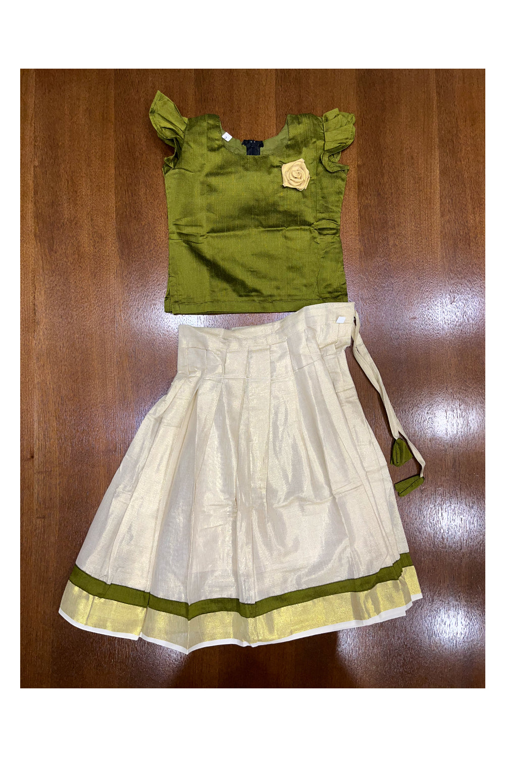 Southloom Kerala Green Pattupavada and Blouse with Flower Design (Age - 3 Year)