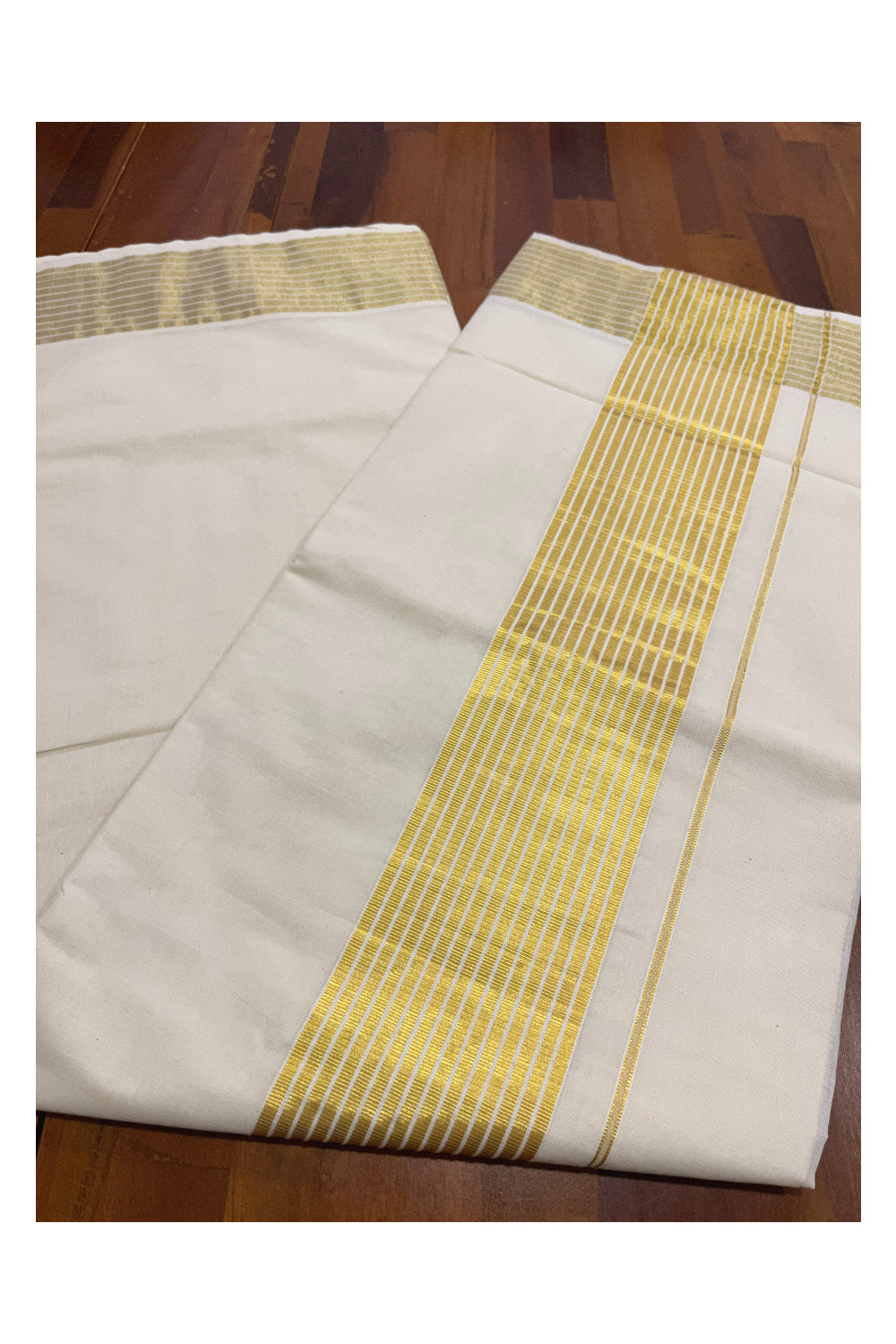 Pure Cotton Plain Kerala Saree With Lines Kasavu 5x4 Border